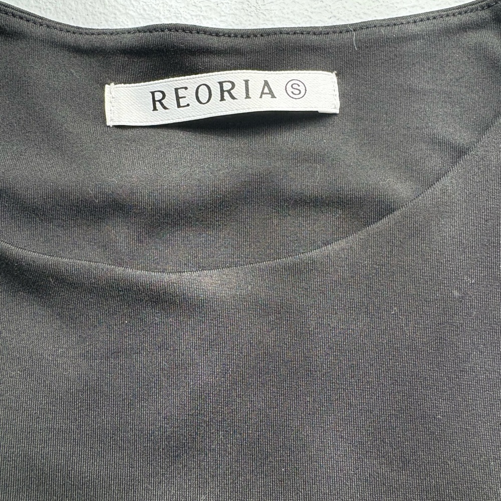 ReoRia Black Tank Top Essential - Picture 2 of 4